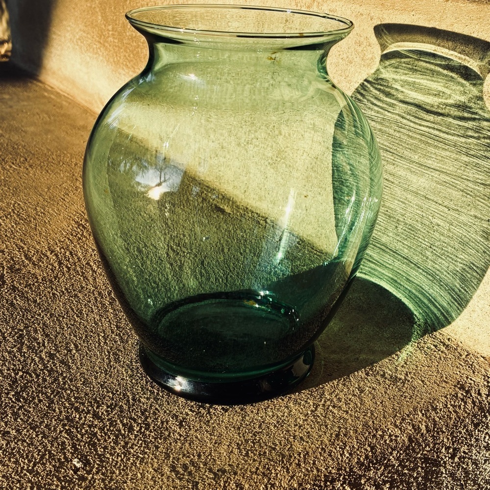 Beautiful Teal Glass Flower Vase 7 3/4"